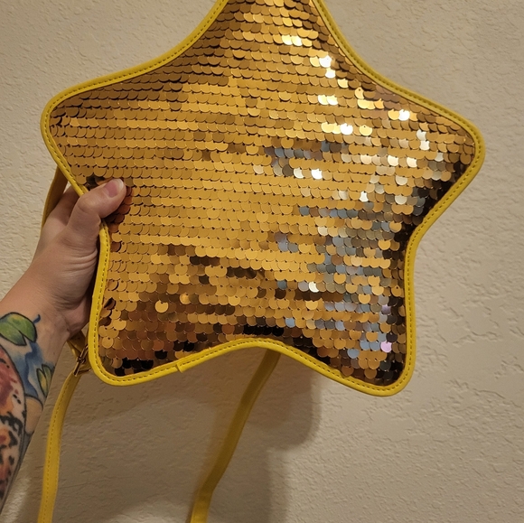 Animal Crossing Star Purse - Picture 2 of 5